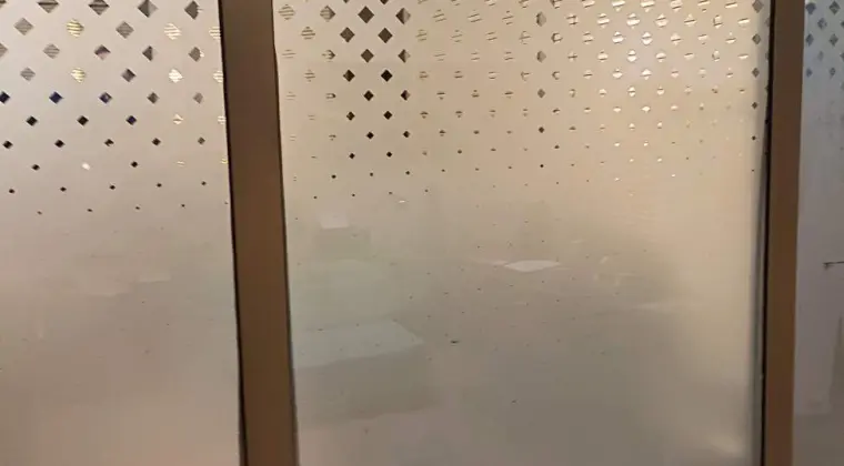 Folie dekoracyjne Warszawa - folie matowe, folie bezpieczne,