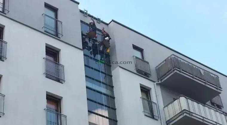 Mycie dużych powierzchni szklanych