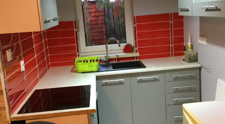 Zainwestuj w Aktywa. Sprzedam dom z 8 mieszkaniami na wynajem, trwające umowy najmu