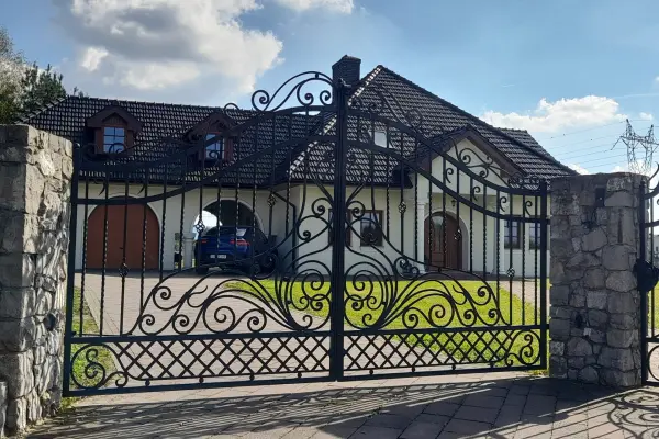 Bramy, Ogrodzenia, Balustrady Kute Oraz Nowoczesne