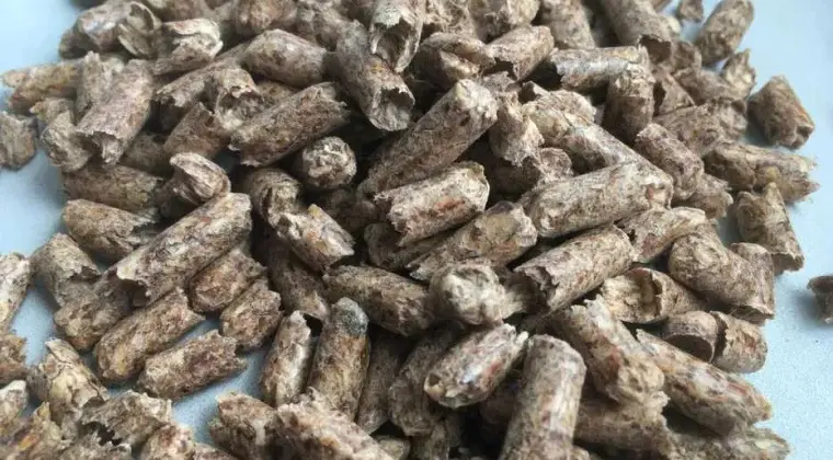 Pellet drzewny 6 mm sosna, worek 15 kg.