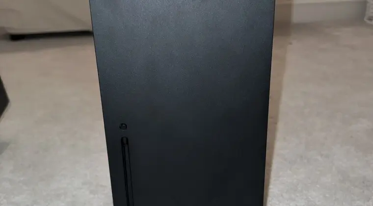 Xbox Series X z akcesoriami
