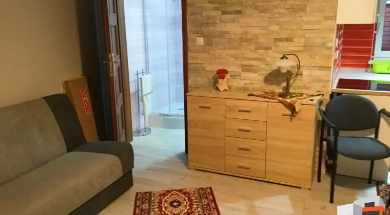 Zainwestuj w Aktywa. Sprzedam dom z 8 mieszkaniami na wynajem, trwające umowy najmu