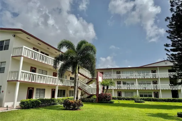 Mieszkanie w Boca Raton, FL do wynajecia.