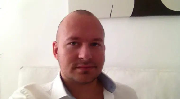 Fajną otwartą dziewczynę taką do tanca i różanca