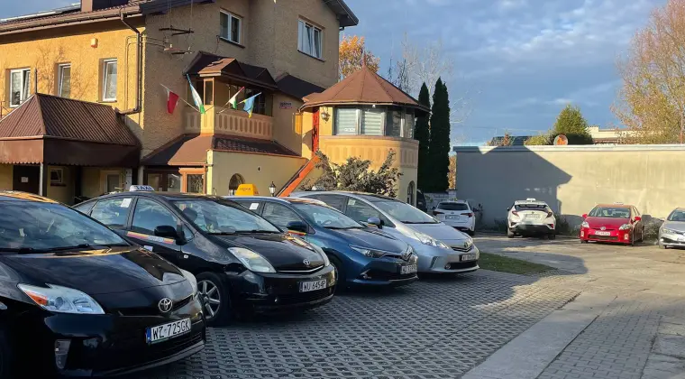 Hostel Arkobaleno – idealny przystanek przed Warszawą (Marki, trasa S8)