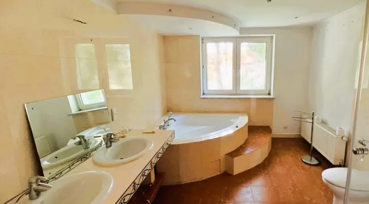 Duży dom 700m² z potencjałem Kraków