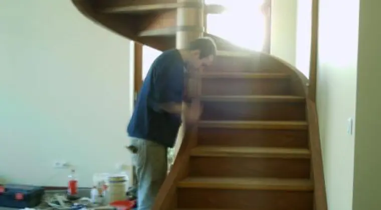 Naprawa renowacja krzeseł klejenie dorabianie elementów drewnianych stolarz ursus