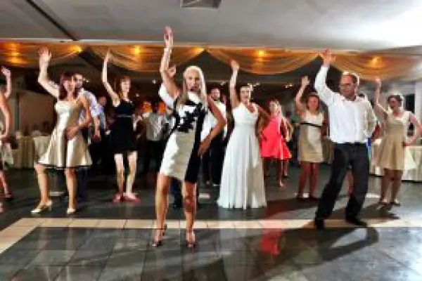 DJ i Wodzirejka 2300zł na wesele. Nagłośnienie,oświetlenie,dym,bańki.
