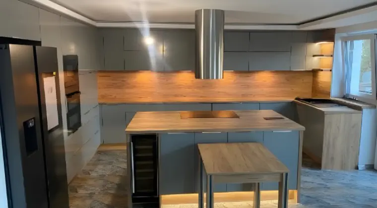 Kris Meble -  stolarz meblowy Warszawa