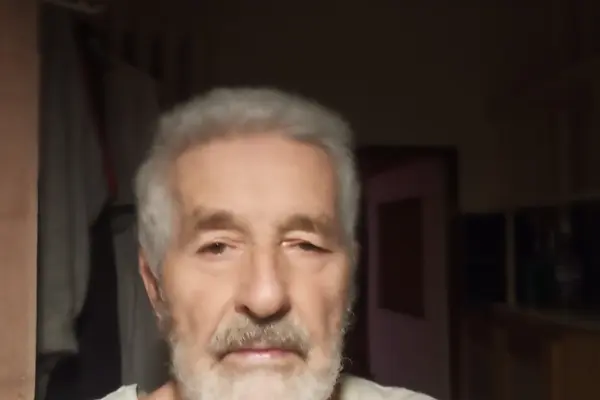Samotny wdowiec po 70-tce szuka drugiej połówki.