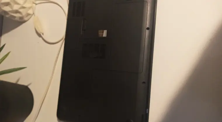 Sprzedam laptopa HP Compaq CQ58 w stanie idealnym