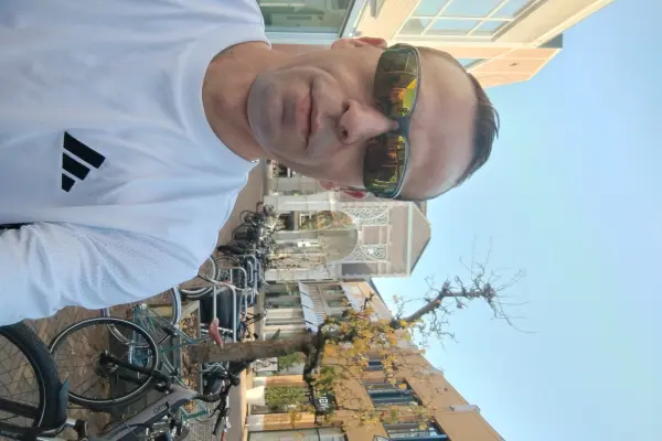 Witam poznam fajna kobietę na spacery i wieczorne pogaduchy pozdrawiam.