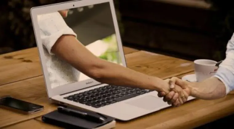 Pomoc biurowa na komputerze bez doświadczenia