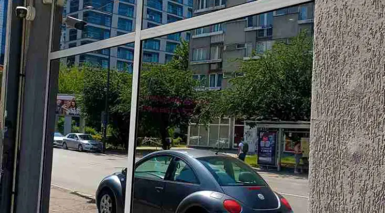 Folia zewnętrzna przeciwsłoneczna na okna , witryny, świetliki dachowe....Folia z filtrem UV i IR