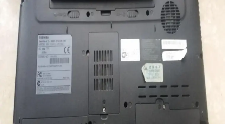 Laptop Toshiba satelite A215