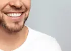 Uśmiechniętej i wesołej
