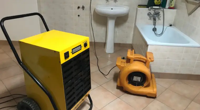 Pochłaniacz Wilgoci Wynajem Osuszaczy Osuszanie pod posadzkowe