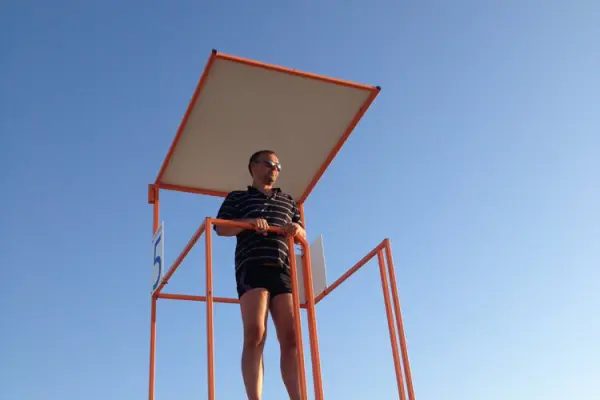 Szukasz kogoś, kto nie tylko spojrzy na Ciebie ?