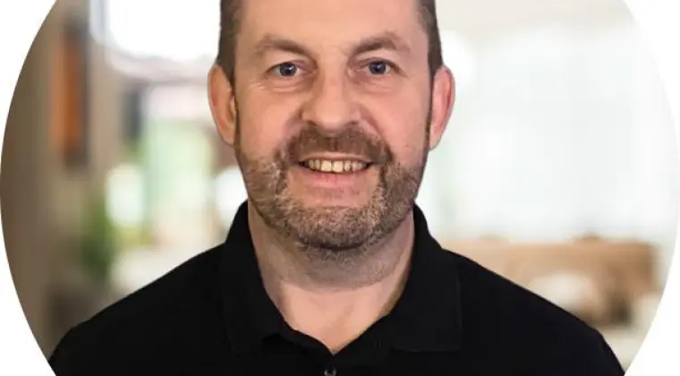 Spawacz pracy jako spawacz