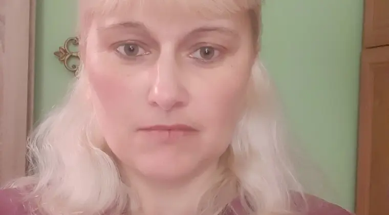 Miła, rozsądna dziewczyna z Berlina pozna fajnego mężczyznę.