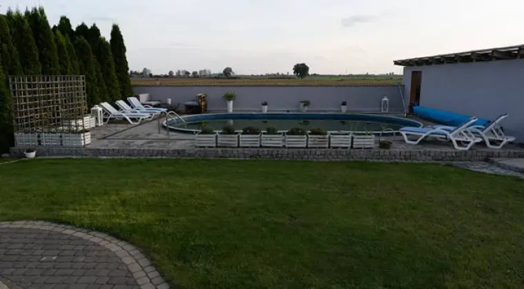 5150-Dom z basenem w urokliwej okolicy