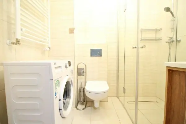 Do wynajęcia piękny, nowy apartament w samym centrum Starego Miasta.