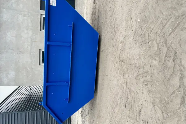 Kontener typu mulda 7 m3, bramowiec, kontener na gruz.