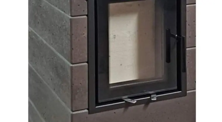 Hybrydowy akumulacyjny piec kominkowy bez prądu.