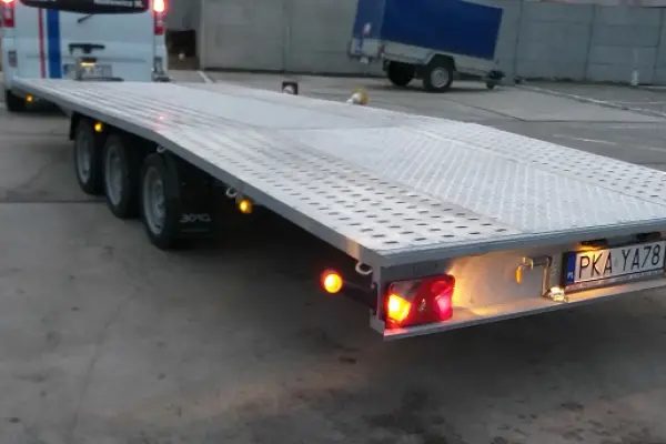 WYPOŻYCZALNIA PRZYCZEP I LAWET, WYNAJEM LAWETY