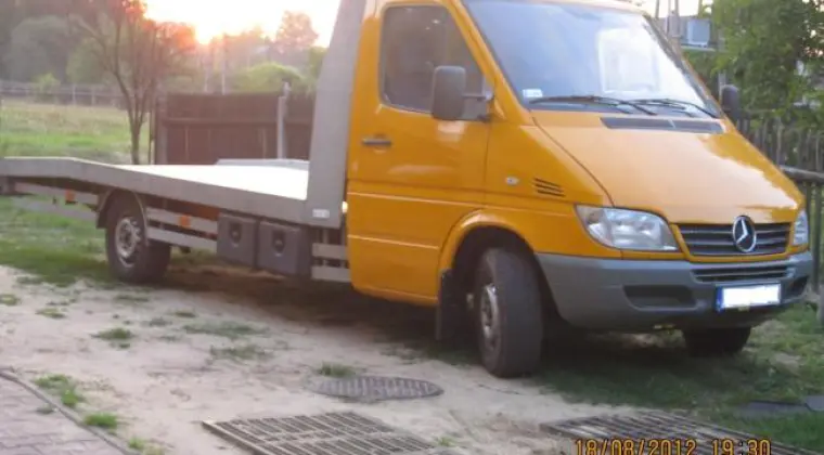 Auto-laweta pomoc drogowa 24h 797741100 Chełmek  holowanie
