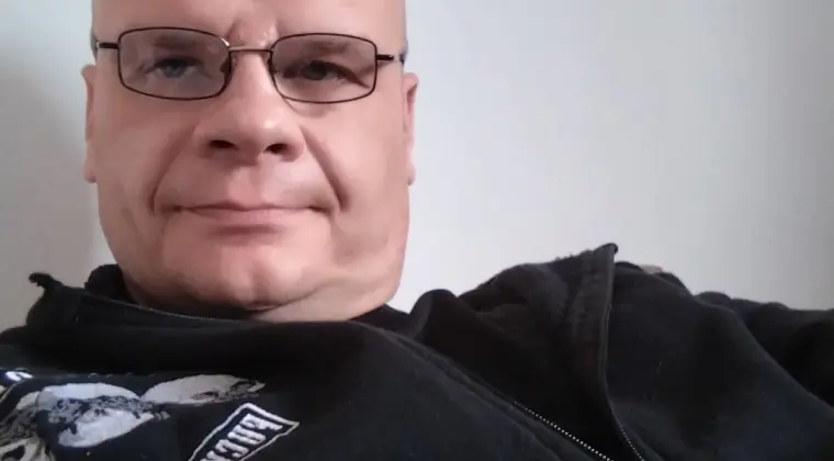 Samotność i brak szczęścia i spokoju.