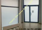 Folie prywatyzujące na okna łazienkowe, witryny, balkony, ścianki działowe Warszawa -Usługa oklejania