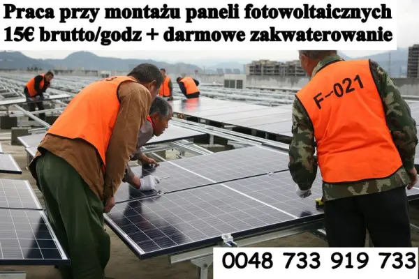 Praca przy montażu paneli fotowoltaicznych