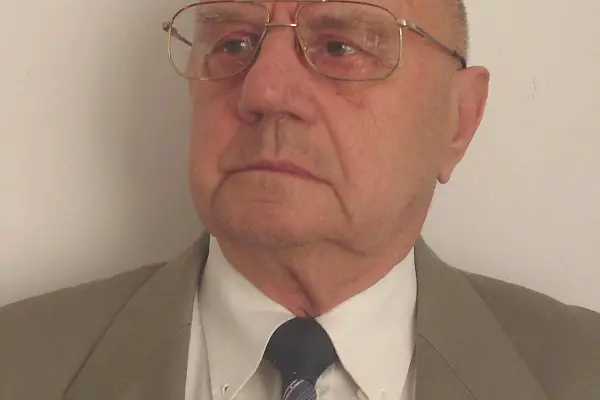 Jestem seniorem w seperacji.