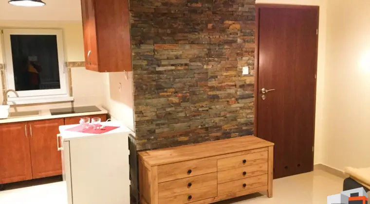 Zainwestuj w Aktywa. Sprzedam dom z 8 mieszkaniami na wynajem, trwające umowy najmu