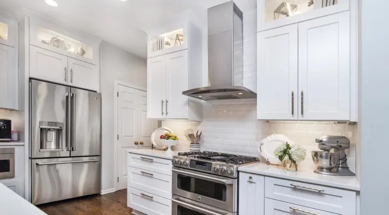 Solid Wood Kitchen Cabinets and High-Quality Countertops | Chicago
