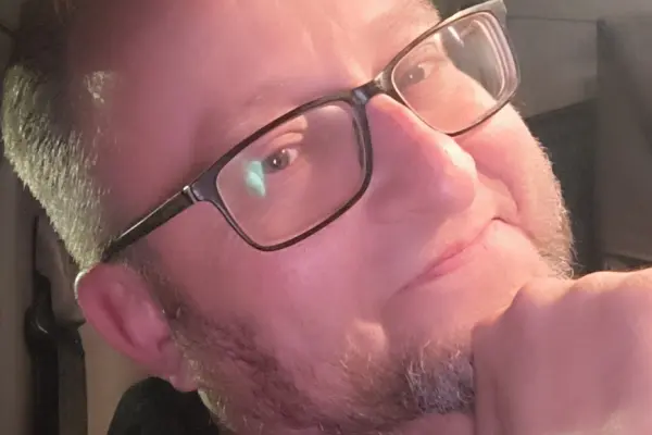 Chętnie poznam sympatyczną kobietę w celach wspólnych rozmów i FIGLI