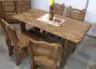 Meble drewniane, rzeźbione - stół i krzesła