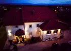 DOM w pięknej i spokojnej okolicy z duża działką i kortem tenisowym
