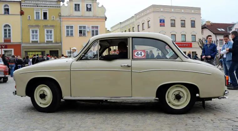 SPRZEDAM SAMOCHÓD SYRENA 105L