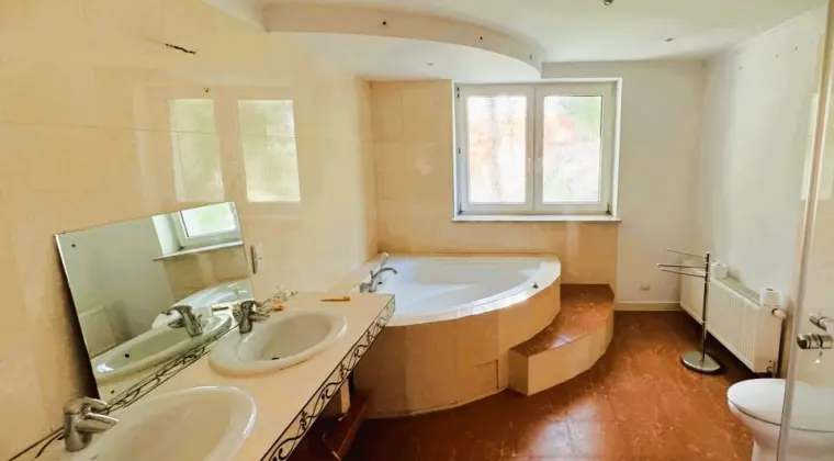 Duży dom 700m² z potencjałem Kraków