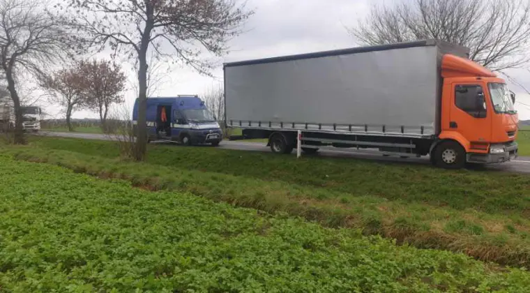 Naprawa podłogi w naczepie poznań
