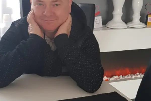 NA STAŁE LUB PRZYJACIÓŁKE