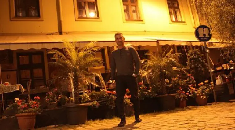 Poszukuję dziewczyny na stałe i znajdę. Być może tutaj?Cały świat. 