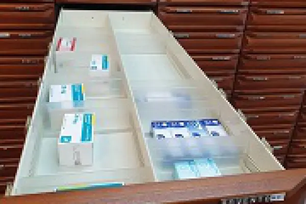 Szuflady megazynowe - meble apteczne