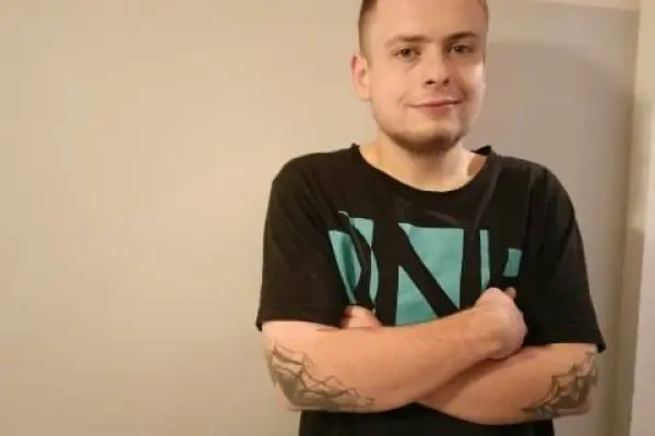 szukam ładnej zadbanej dziewczyny do stałego związku nie na 5 min