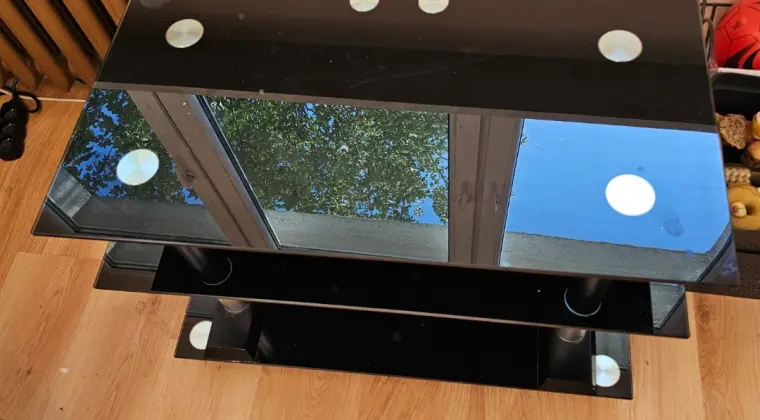 Sprzedam stolik pod telewizor