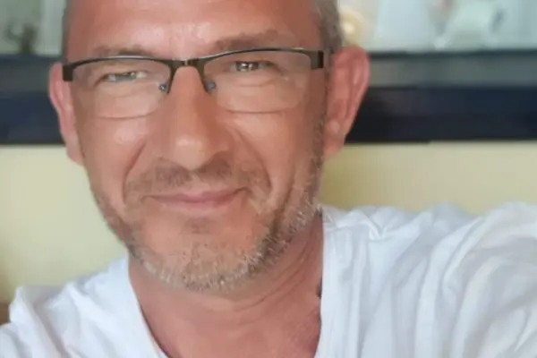 Pan 57 lat pozna Panią 40+