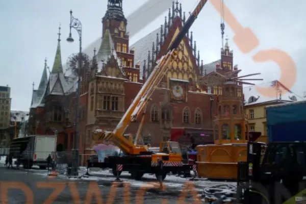 Wynajem dźwigu wraz z obsługą operatorską.